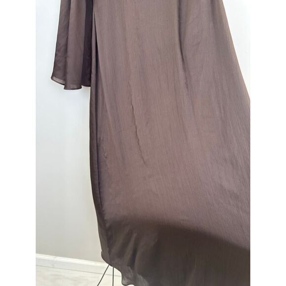 Sachin & Babi
Keely Gown 💝 - Picture 12 of 12